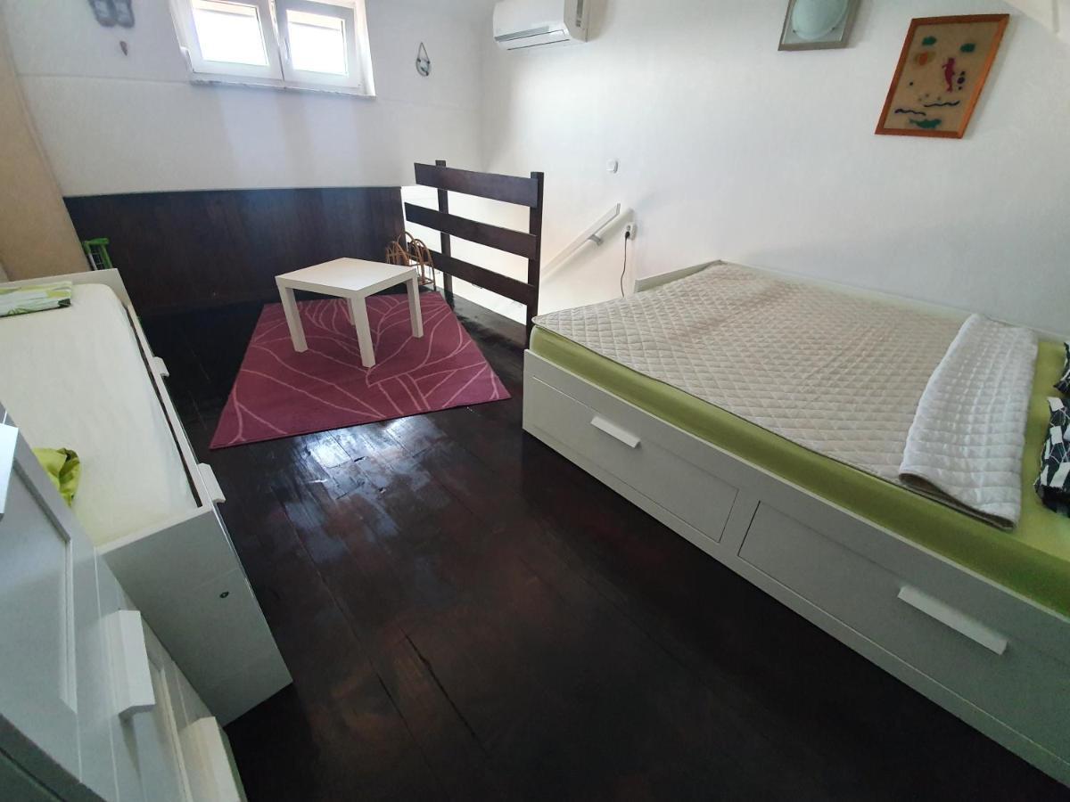 Modern Two Floors Apartment With A Beautiful View Martinšćica Kültér fotó